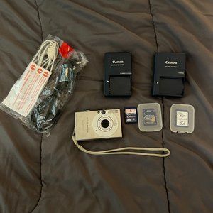 Canon PowerShot SD1000 digital camera